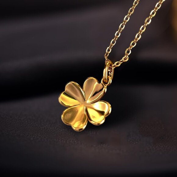 Four Leaf Clover Pendant Necklace for Women, 14K Gold Plated heart clover Neckla - Picture 4 of 9